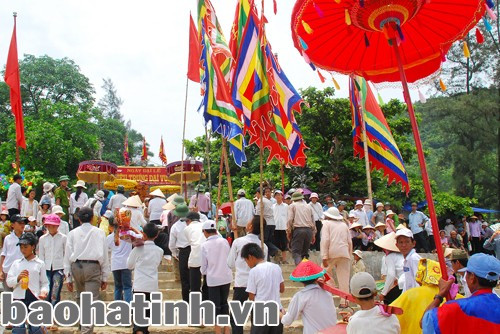 Thực hiện tốt Chỉ thị 20 của Tỉnh ủy, công tác tổ chức lễ hội ngày càng chặt chẽ. Ảnh: Sỹ Ngọ