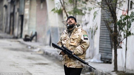 Một chiến binh thuộc phe nổi dậy