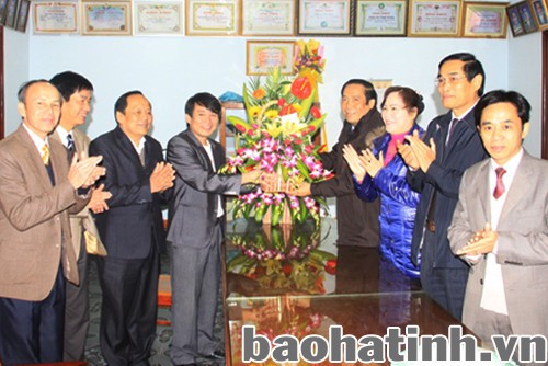 ... chúc mừng Linh mục Giáo xứ Tịnh Giang Đinh Văn Quỳnh...