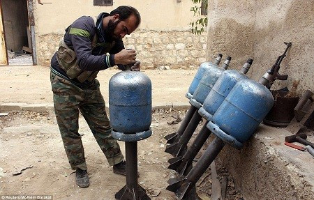 Nhiều bức ảnh do Molhem Barakat thực hiện đã được các hãng thông tấn trên khắp thế giới sử dụng khi đưa tin về những bất ổn, xung đột đang diễn ra tại Syria.