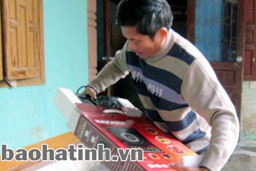 Ông Phan Phú mua phải bếp điện từ kém chất lượng với giá "cắt cổ"