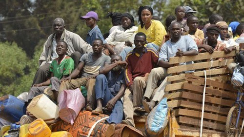 Người dân đang chạy trốn khi bạo lực giáo phái ở CH Trung Phi ngày càng nghiêm trọng (Ảnh: Press TV)