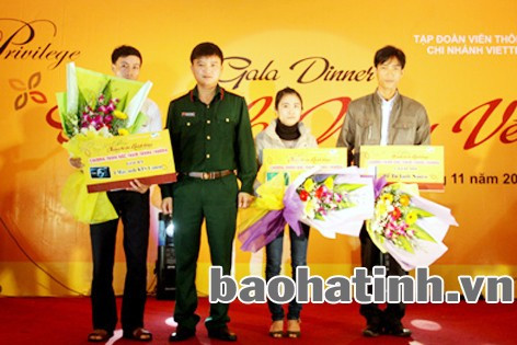 Hoạt động chăm sóc, tri ân khách hàng được Chi nhánh Viettel Hà Tĩnh tổ chức thường xuyên Hoạt động chăm sóc, tri ân khách hàng được Chi nhánh Viettel Hà Tĩnh tổ chức thường xuyên