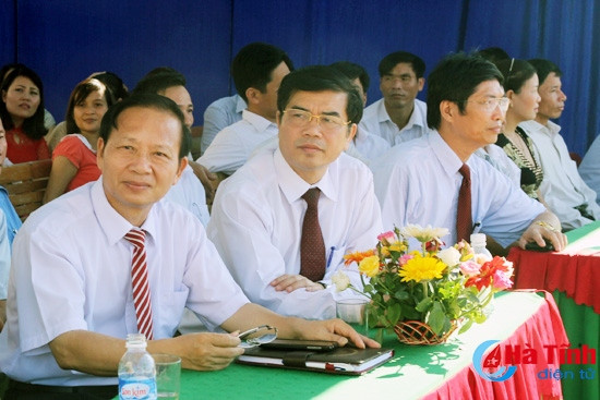 Hà Tĩnh tưng bừng khai giảng năm học mới ảnh 10