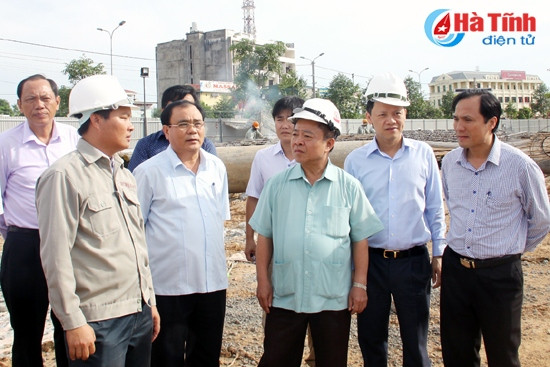 Bí thư Tỉnh ủy kiểm tra một số công trình, dự án trên địa bàn TP. Hà Tĩnh ảnh 1