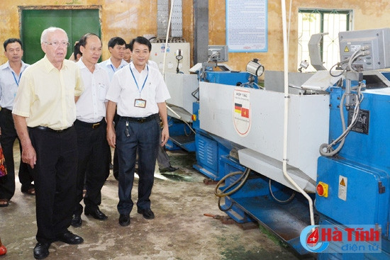 Tỷ phú Rudolf Walther thăm Đại học Hà Tĩnh và CĐ Nghề Việt - Đức ảnh 2
