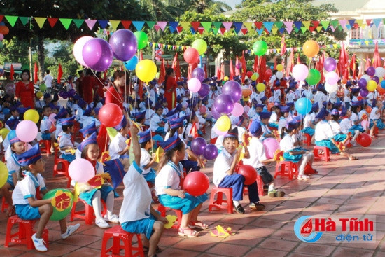 Hà Tĩnh tưng bừng khai giảng năm học mới ảnh 16
