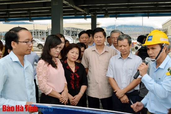 Đoàn đại biểu HĐND các tỉnh Bắc Trung bộ tham quan KKT Vũng Áng ảnh 1