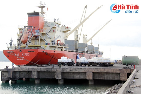 355 lượt tàu qua các cảng Hà Tĩnh trong 8 tháng ảnh 1