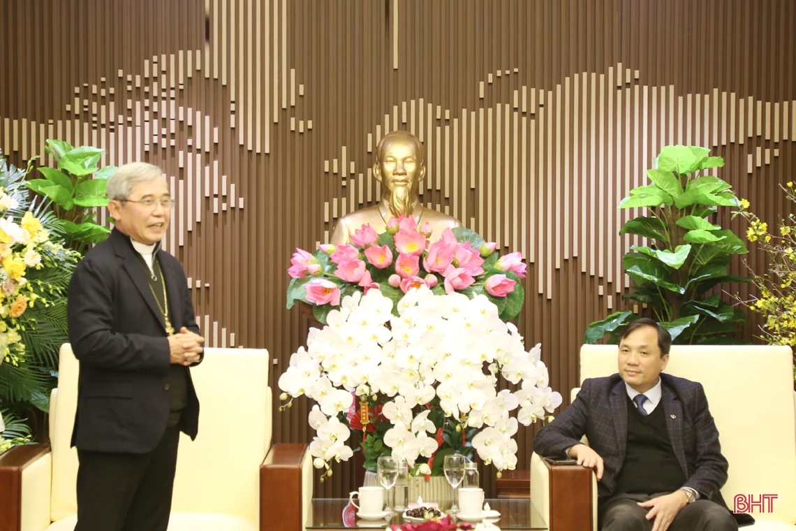 Tòa Giám mục Giáo phận Hà Tĩnh chúc tết Đảng bộ, chính quyền và Nhân dân tỉnh nhà