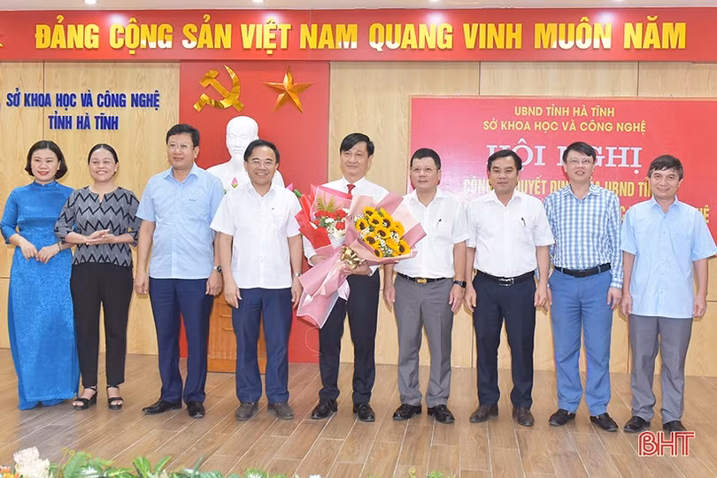 Công bố quyết định bổ nhiệm Phó Giám đốc Sở KH&CN Hà Tĩnh