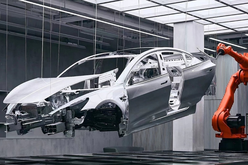 Tesla lắp ráp xe điện trong 45 giây