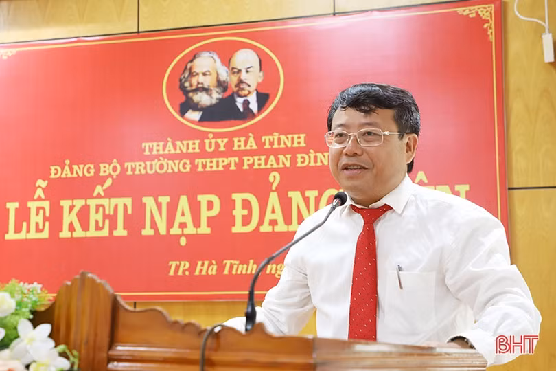 26 học sinh Trường THPT Phan Đình Phùng được kết nạp Đảng