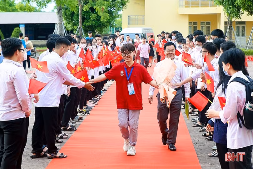 Tỏa rạng mạch nguồn sông núi