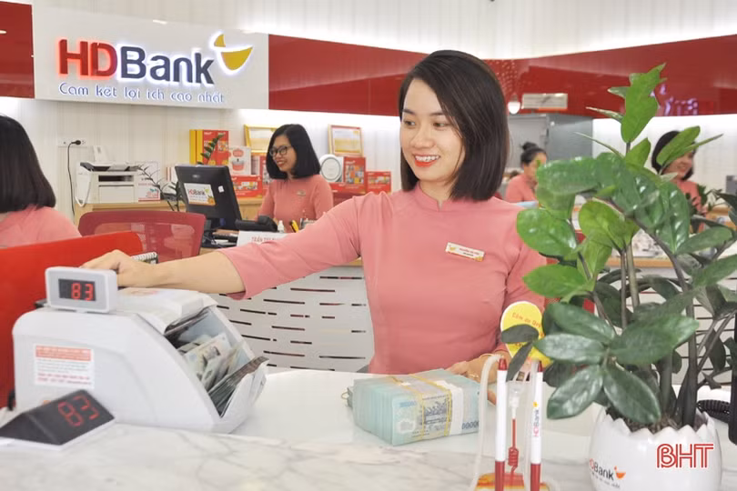 Ngân hàng đồng loạt nhập cuộc giảm lãi suất huy động