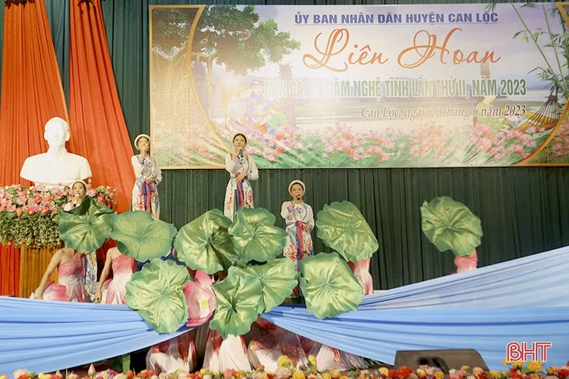 17 câu lạc bộ tham dự liên hoan dân ca ví, giặm Nghệ Tĩnh