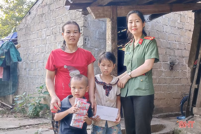 Ý nghĩa lớn từ chương trình “Mẹ đỡ đầu” của Hội Phụ nữ Công an Hà Tĩnh