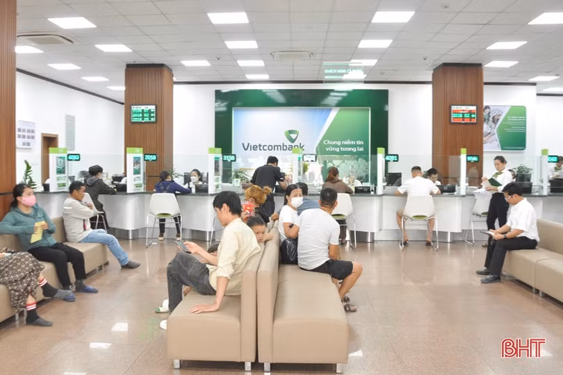 Ngân hàng đồng loạt nhập cuộc giảm lãi suất huy động