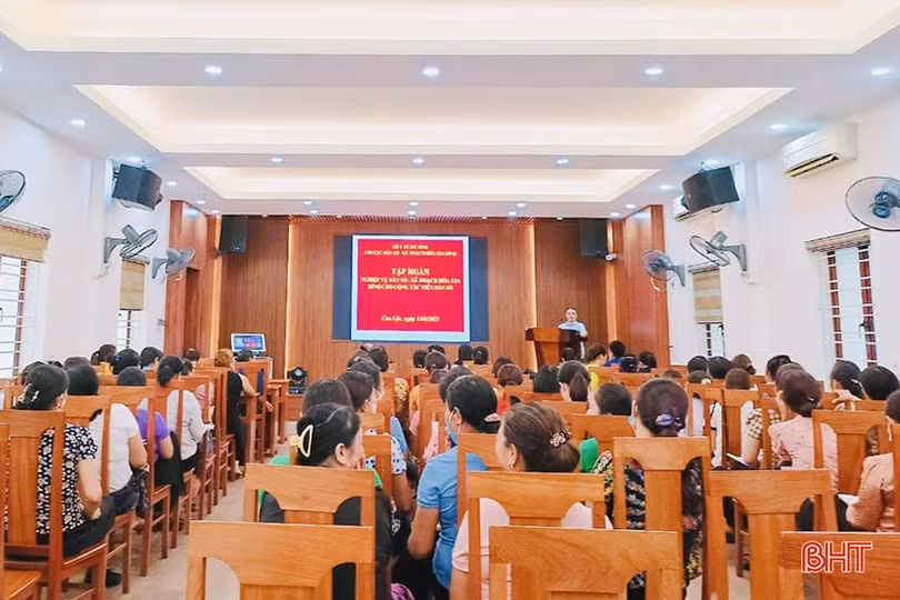 Nâng cao năng lực cho đội ngũ cộng tác viên dân số mới vào nghề