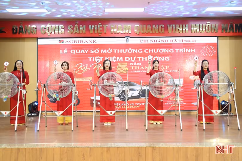 Agribank Hà Tĩnh II xác định khách hàng trúng thưởng Toyota Corola Cross