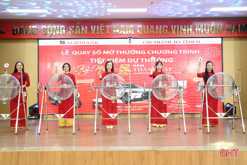 Agribank Hà Tĩnh II xác định khách hàng trúng thưởng Toyota Corola Cross