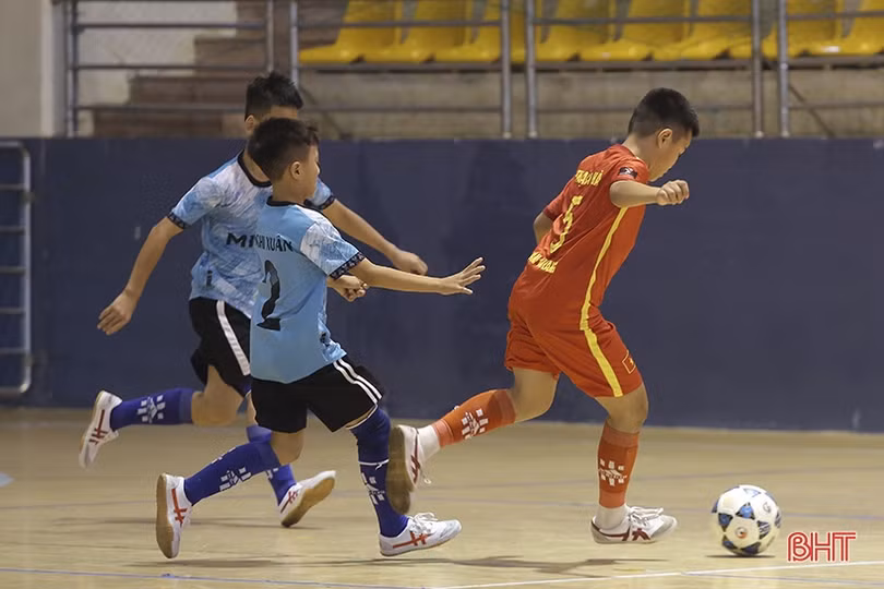 Xác định 2 đội vào chung kết Giải Bóng đá nhi đồng Hà Tĩnh