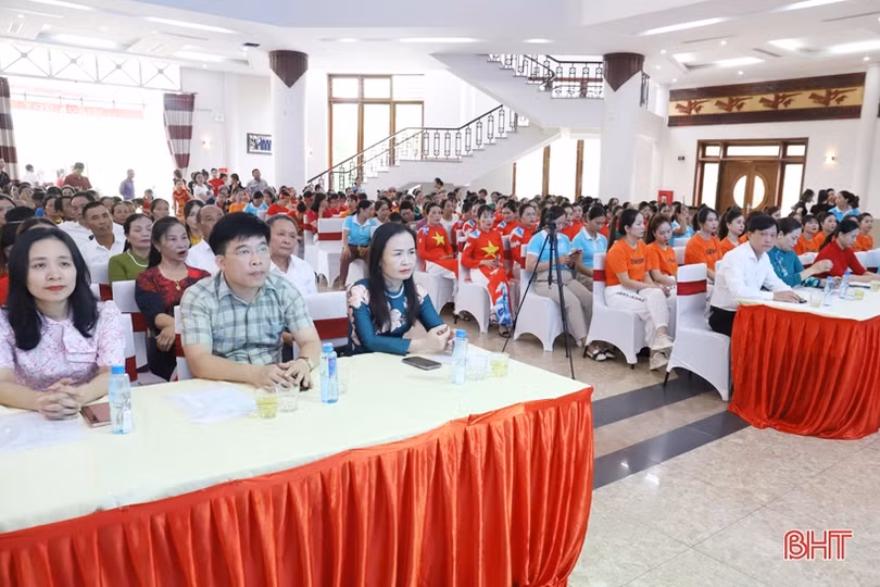 Hỗ trợ sinh kế cho 25 hội viên phụ nữ gặp hoàn cảnh khó khăn ở Hương Sơn