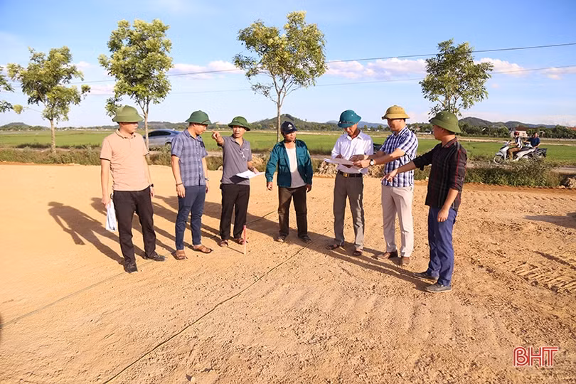 17 hộ dân Can Lộc nhận bàn giao đất tái định cư cao tốc Bắc – Nam