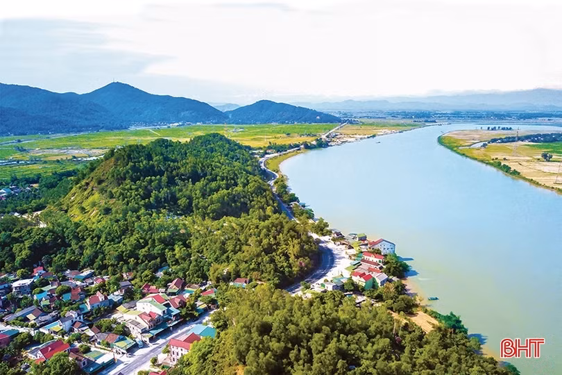 Thắm xanh một dải non Hồng