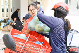 Gác lễ, hỗ trợ nông dân tiêu thụ bưởi Phúc Trạch