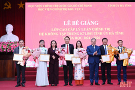 61 học viên hoàn thành lớp cao cấp lý luận chính trị tại Hà Tĩnh