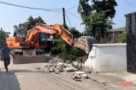 Giáo dân ở Tứ Mỹ tích cực hiến đất mở rộng đường