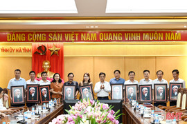Hà Tĩnh gặp mặt 32 cán bộ thuộc diện BTV Tỉnh ủy quản lý nghỉ hưu