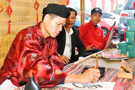 Gửi gắm kỳ vọng từ phong tục khai bút đầu năm