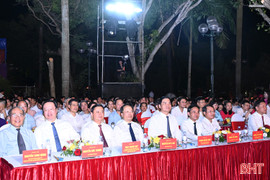 Lãnh đạo tỉnh Hà Tĩnh dự lễ kỷ niệm 95 năm Xô Viết Nghệ Tĩnh tại Nghệ An