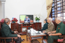 Theo dõi truyền hình trực tiếp Đại hội XIV của Đảng, người dân Hà Tĩnh gửi trọn niềm tin yêu