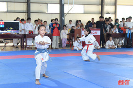 Hơn 350 VĐV tham gia Giải Karate Trường Đại học Hà Tĩnh mở rộng