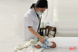Bệnh viện tuyến huyện Hà Tĩnh mổ lấy thai dây rốn quấn cổ 5 vòng hiếm gặp
