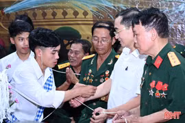 Vui Tết Bunpimay cùng lưu học sinh Lào tại Trường Đại học Hà Tĩnh