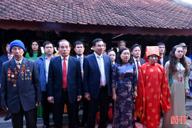 Dâng hương tưởng niệm nhân kỷ niệm 310 năm Ngày sinh Thám hoa Phan Kính 