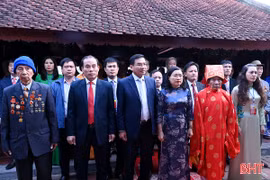 Dâng hương tưởng niệm nhân kỷ niệm 310 năm Ngày sinh Thám hoa Phan Kính 