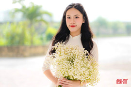 Thủ khoa khối D01 Hà Tĩnh là nữ bí thư chi đoàn đa năng