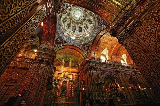 ve long lay cua nha tho duoc dat 7 tan vang