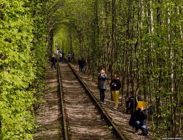 cau chuyen phia sau duong ham tinh yeu noi tieng