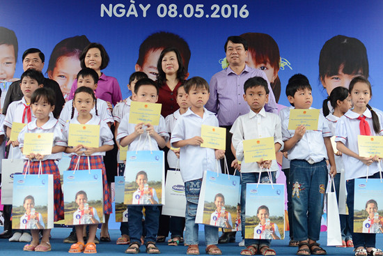 tang sua cho 40 000 tre em o 40 tinh thanh pho