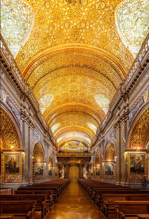 ve long lay cua nha tho duoc dat 7 tan vang