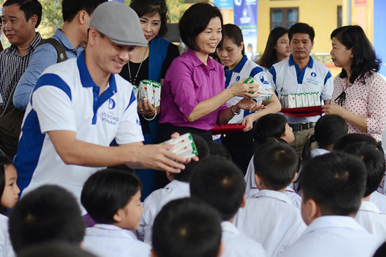 tang sua cho 40 000 tre em o 40 tinh thanh pho