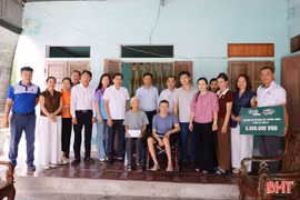 Chương trình Vòng tay nhân ái BHT trao hơn 190 triệu đồng cho 2 hoàn cảnh khó khăn