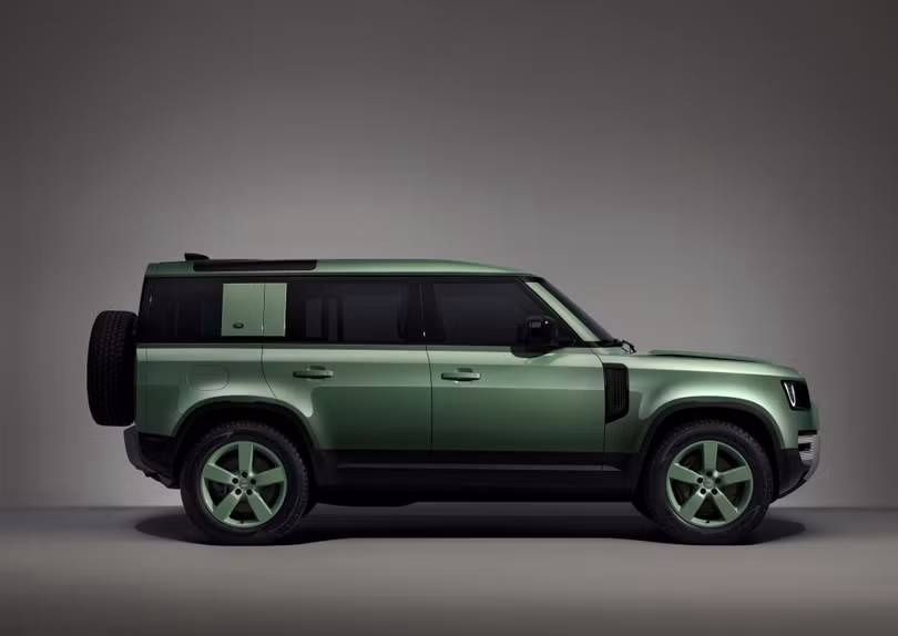 Land Rover Defender đặc biệt có giá khởi điểm gần 100.000 USD