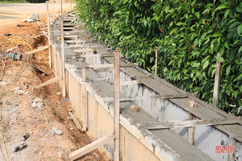Đẩy nhanh thi công tuyến đường 23 tỷ đồng ở xã phấn đấu đạt chuẩn NTM nâng cao